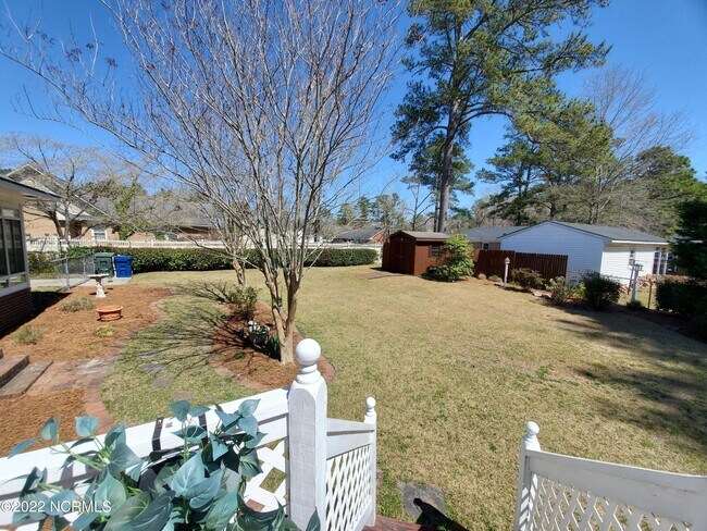 Building Photo - 6325 Niblick Rd