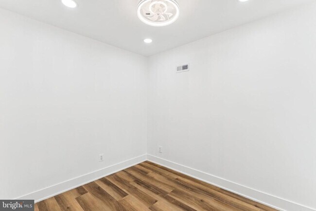 Building Photo - 807 N 42nd St