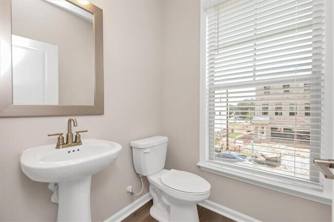 Building Photo - 136 Matson Run SW