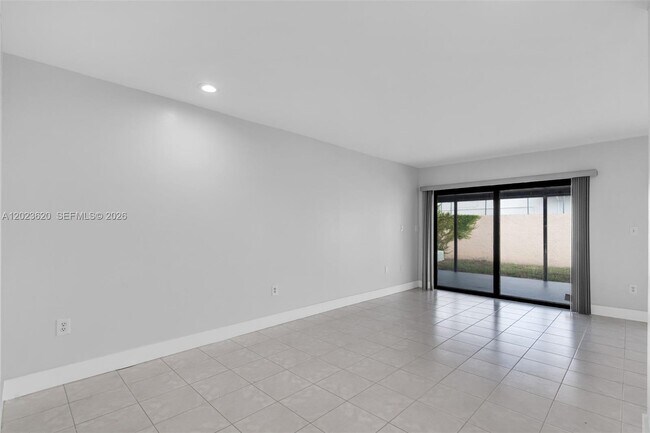 Building Photo - 3815 SW 82nd Ave