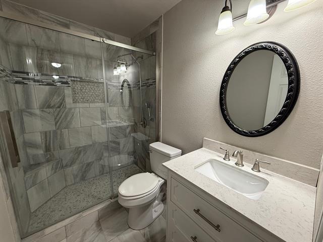 Building Photo - 318 Shade tree St