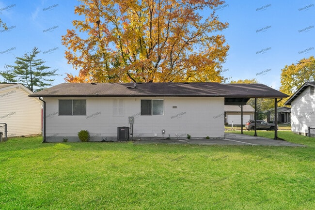 Building Photo - 3006 Chance Dr