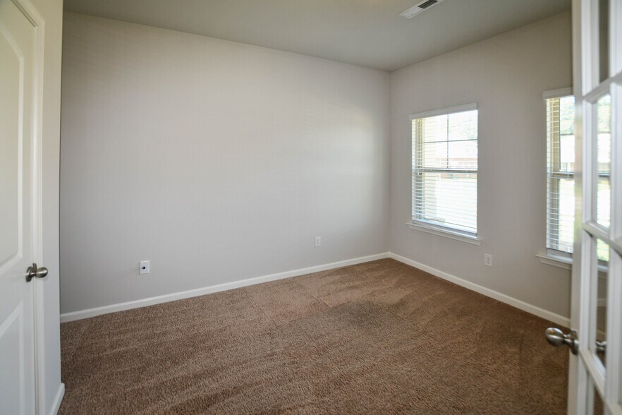 Building Photo - 14426 Water Stream Dr NW