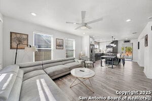 Building Photo - 767 E Myrtle St