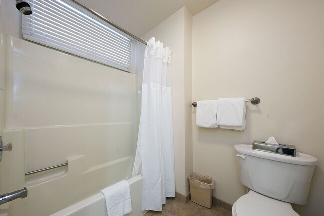Building Photo - 5719 Creeks Crossing N