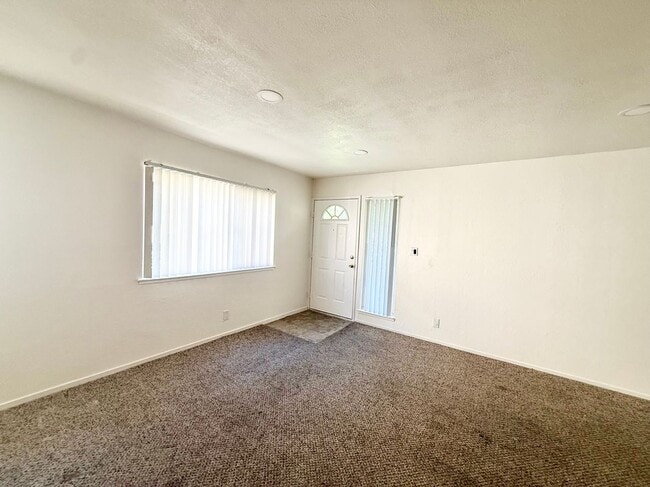 Building Photo - 2205 Palisade Ave