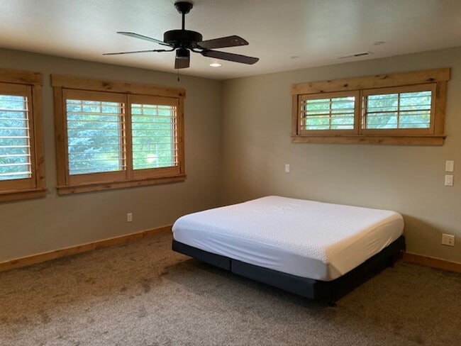 Building Photo - Available 11/1/25- 4 BR Teton Springs Home...
