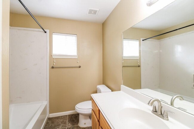 Building Photo - 4935 N Cancun Dr