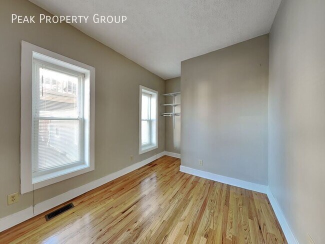 Building Photo - 1394 Indianola Ave