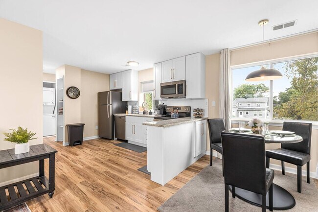 Building Photo - 18308 Mesle St