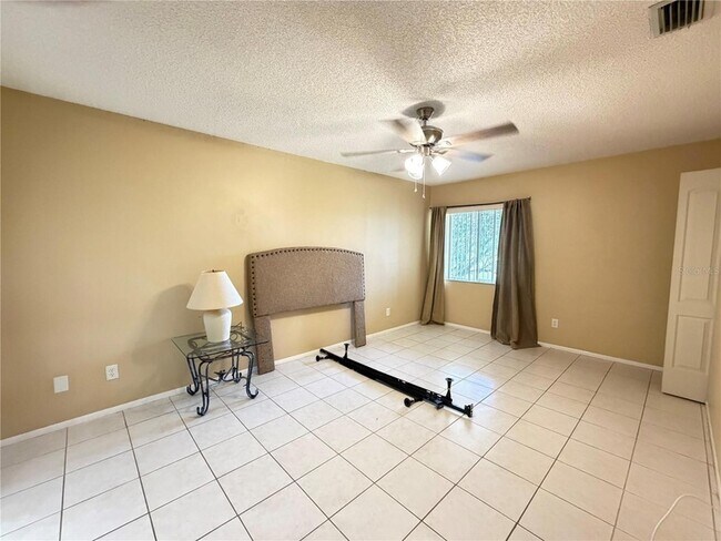 Building Photo - 8402 Waterview Way