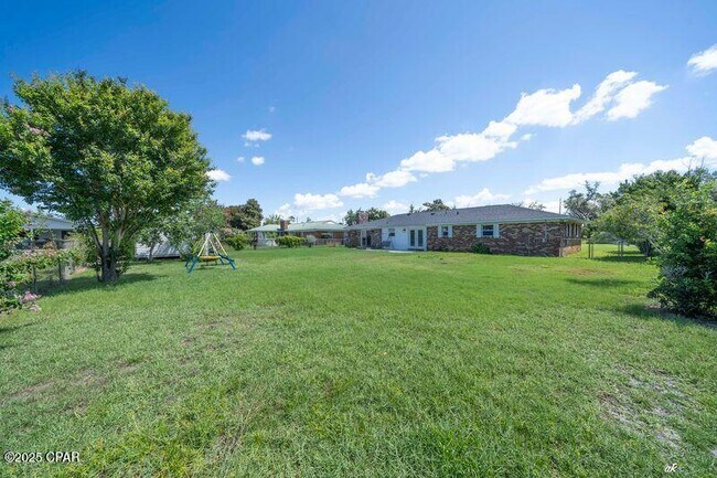 Building Photo - 7088 Hugh Dr