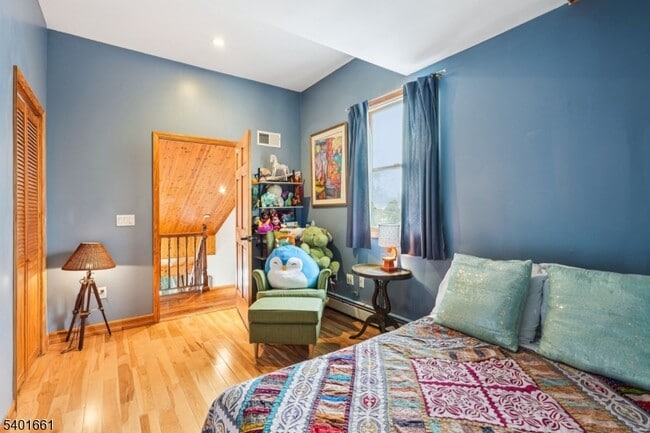 Building Photo - 197 Point Breeze Dr