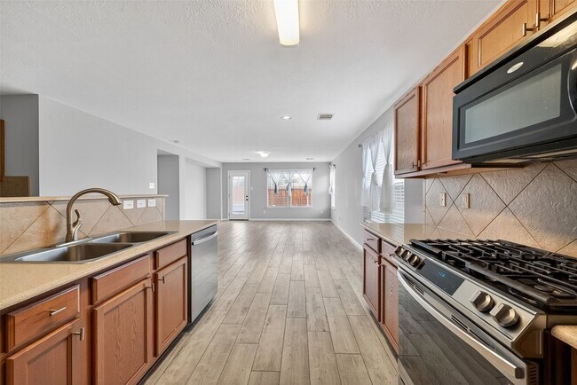 Building Photo - 20610 Moonrise River Ln