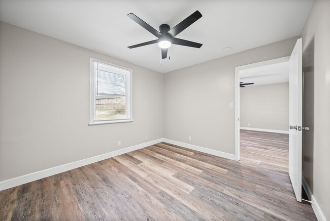 Building Photo - 135 Tandy Dr