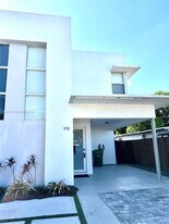 Building Photo - 918 NW 23rd Ct