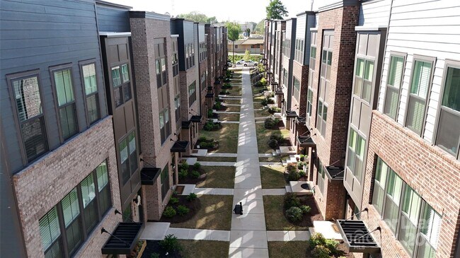 Building Photo - 3014 Terroir Ln