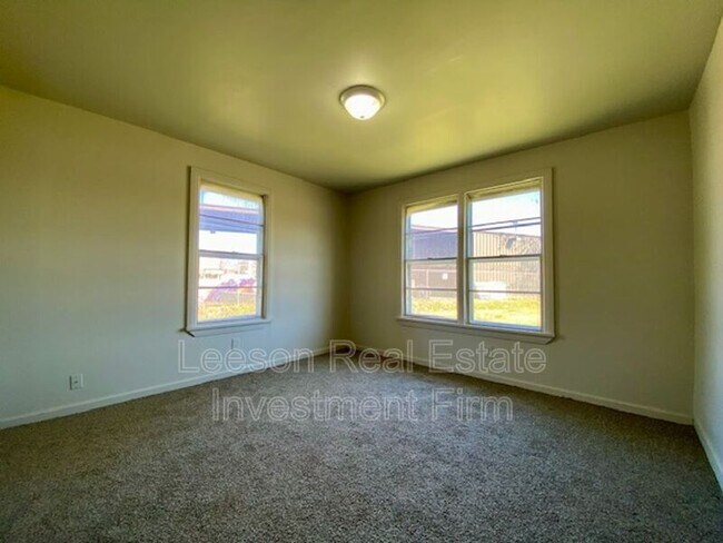 Building Photo - 547 Wyche St