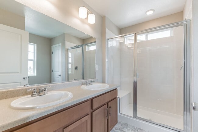 Building Photo - Contemporary 3 bedroom attached residence ...