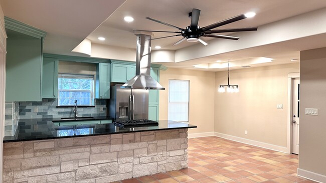 Building Photo - 13113 Hearn Rd