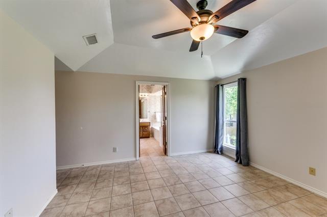 Building Photo - 5915 Volunteer Pl