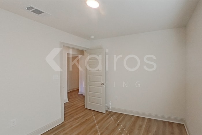 Building Photo - 8049 Hendrick Dr