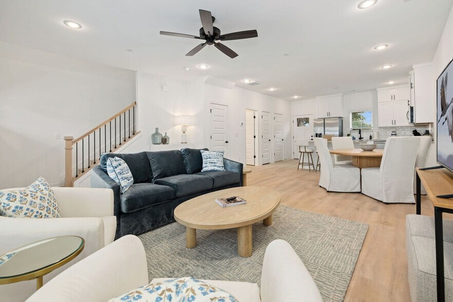 Building Photo - 1935 S Garland Ave