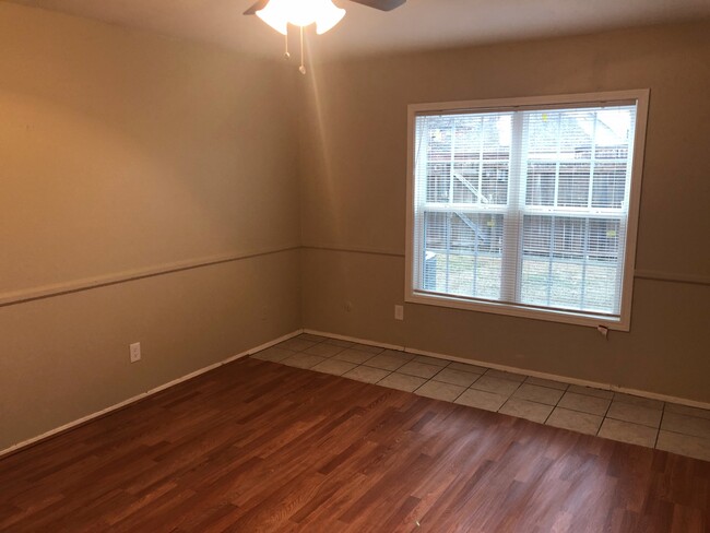 Building Photo - Half Duplex in The Colony!!