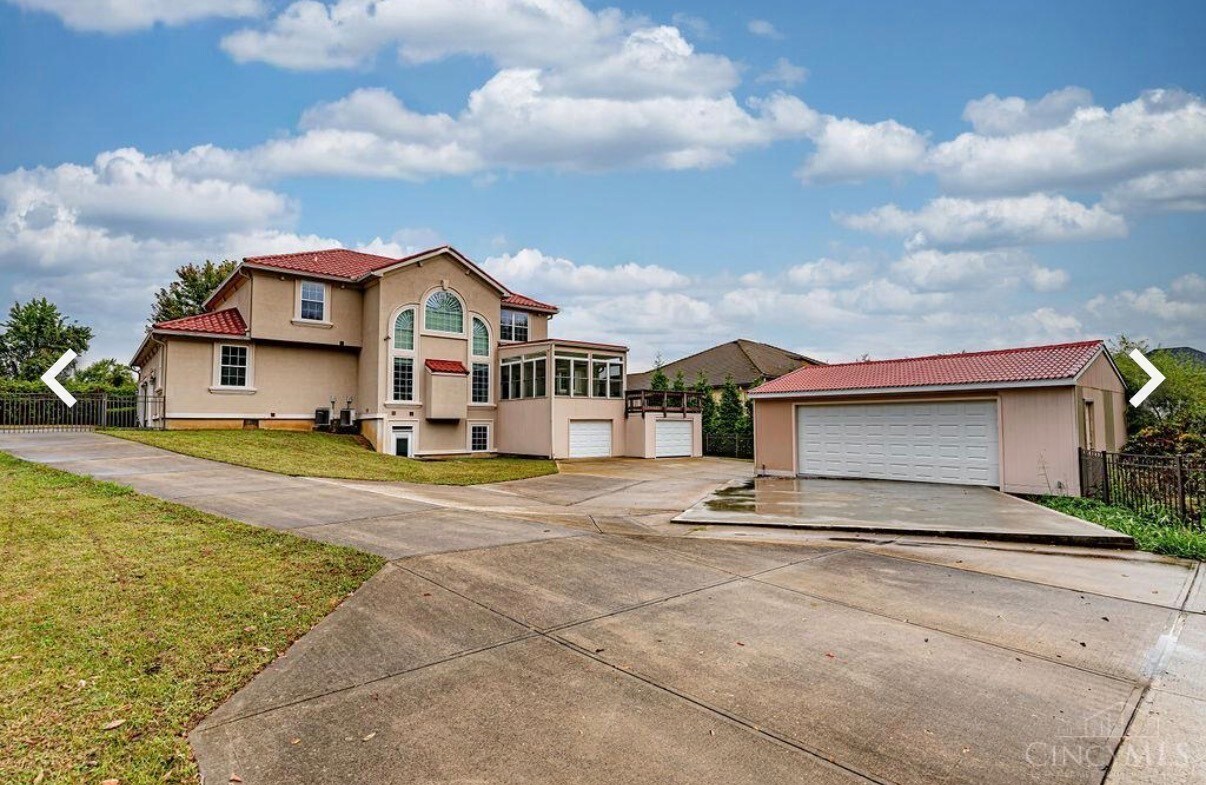 Building Photo - 3323 Devonian Dr