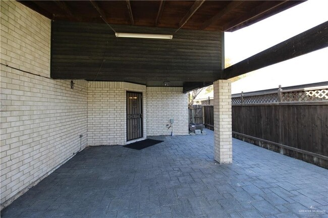 Building Photo - 2112 N J St