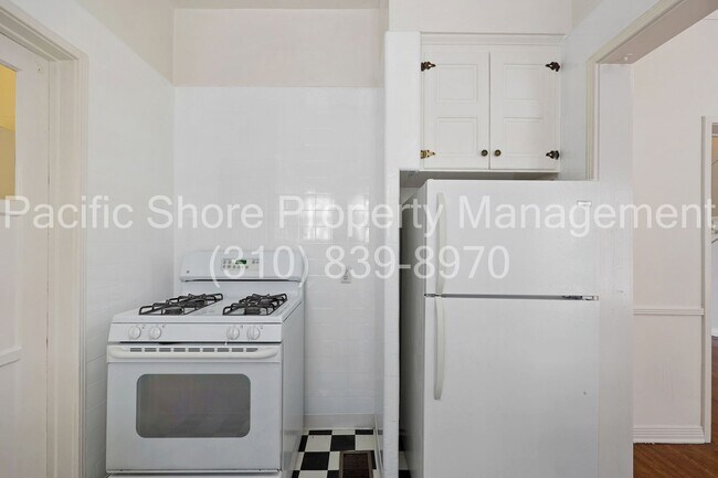 Building Photo - Orange Triplex