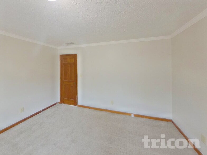 Building Photo - 100 Creekwood Ct