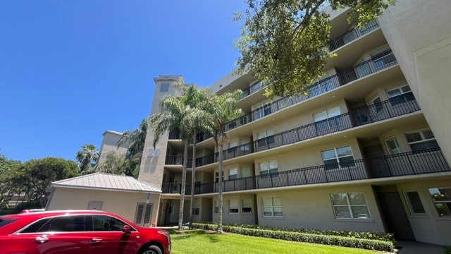 Building Photo - 26 Royal Palm Way