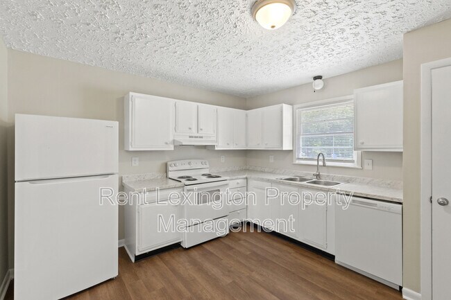 Building Photo - 1222 Trent Blvd