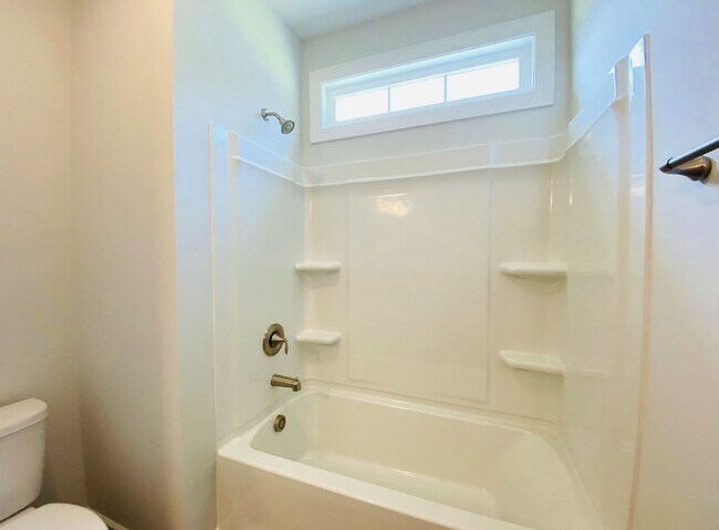 Building Photo - Lovely Three Bedroom Home Located in Lawto...