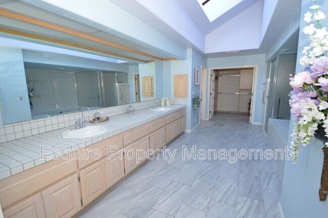 Building Photo - 31 Alviso Dr