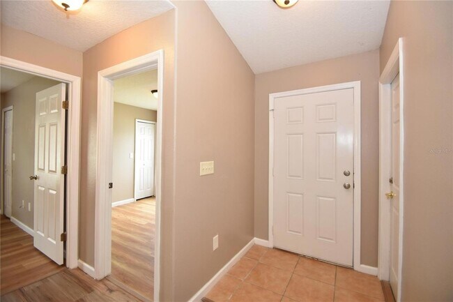Building Photo - 7 Ryarbor Dr