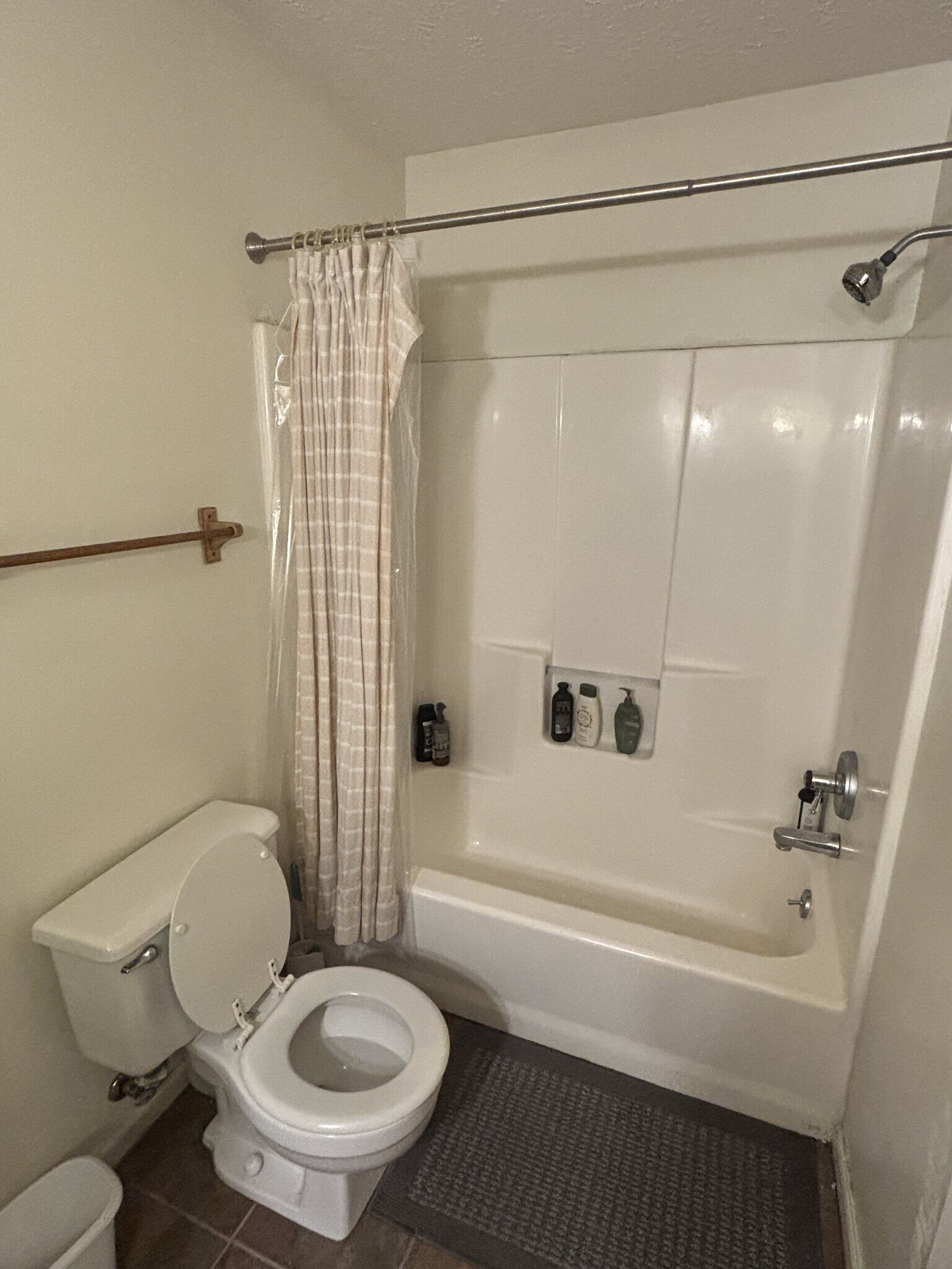 Building Photo - 3200 E John Hinkle Pl