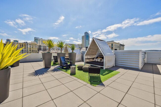 Building Photo - 315 J St