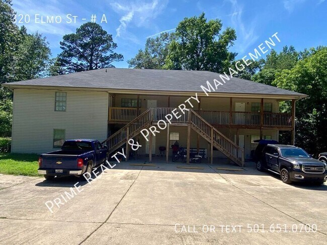 Primary Photo - 320 Elmo St