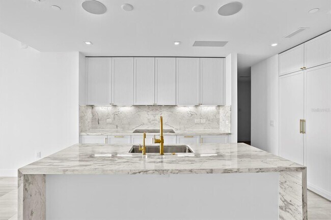 Building Photo - 3015 S Ysabella Ave
