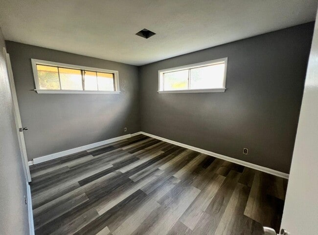 Building Photo - 5629 W Lincoln Creek Dr