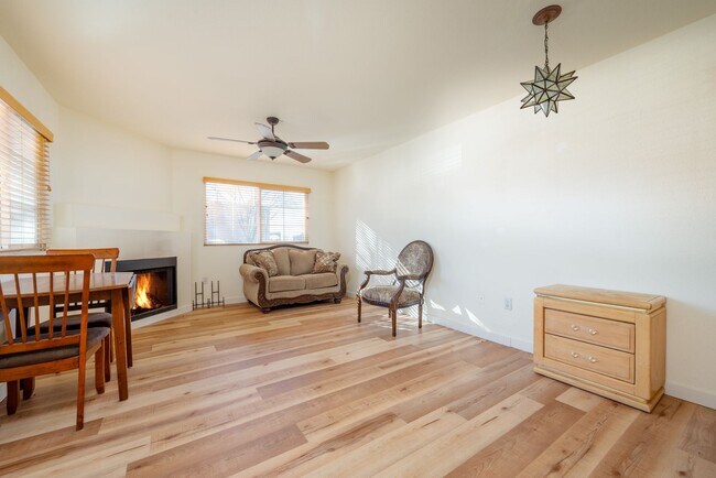 Building Photo - Available Now this Lovely One Bedroom Condo