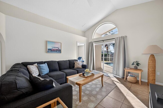 Building Photo - 355 High Point Dr