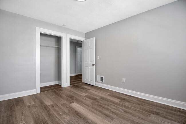 Building Photo - Beautifully Updated 3-Bedroom Home Near Do...