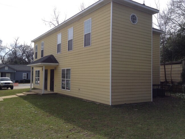 Building Photo - 812 20th Street Unit A &amp; B /Big