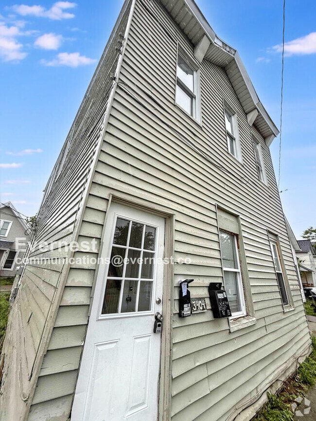 Building Photo - 3404 Walton Ave
