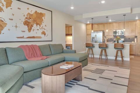 Building Photo - 285 High Point Dr