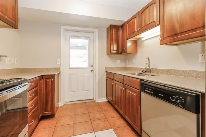 Building Photo - 4414 Farmwood St