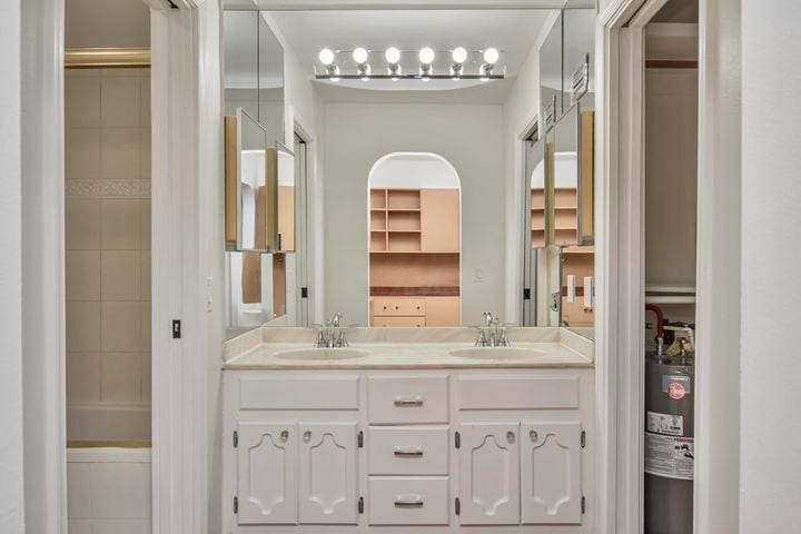 Building Photo - 6749 S Grande Dr